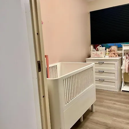 Spacious Scandinavian With Free Parking Appartement *