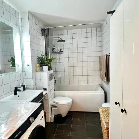 Spacious Scandinavian With Free Parking Appartement